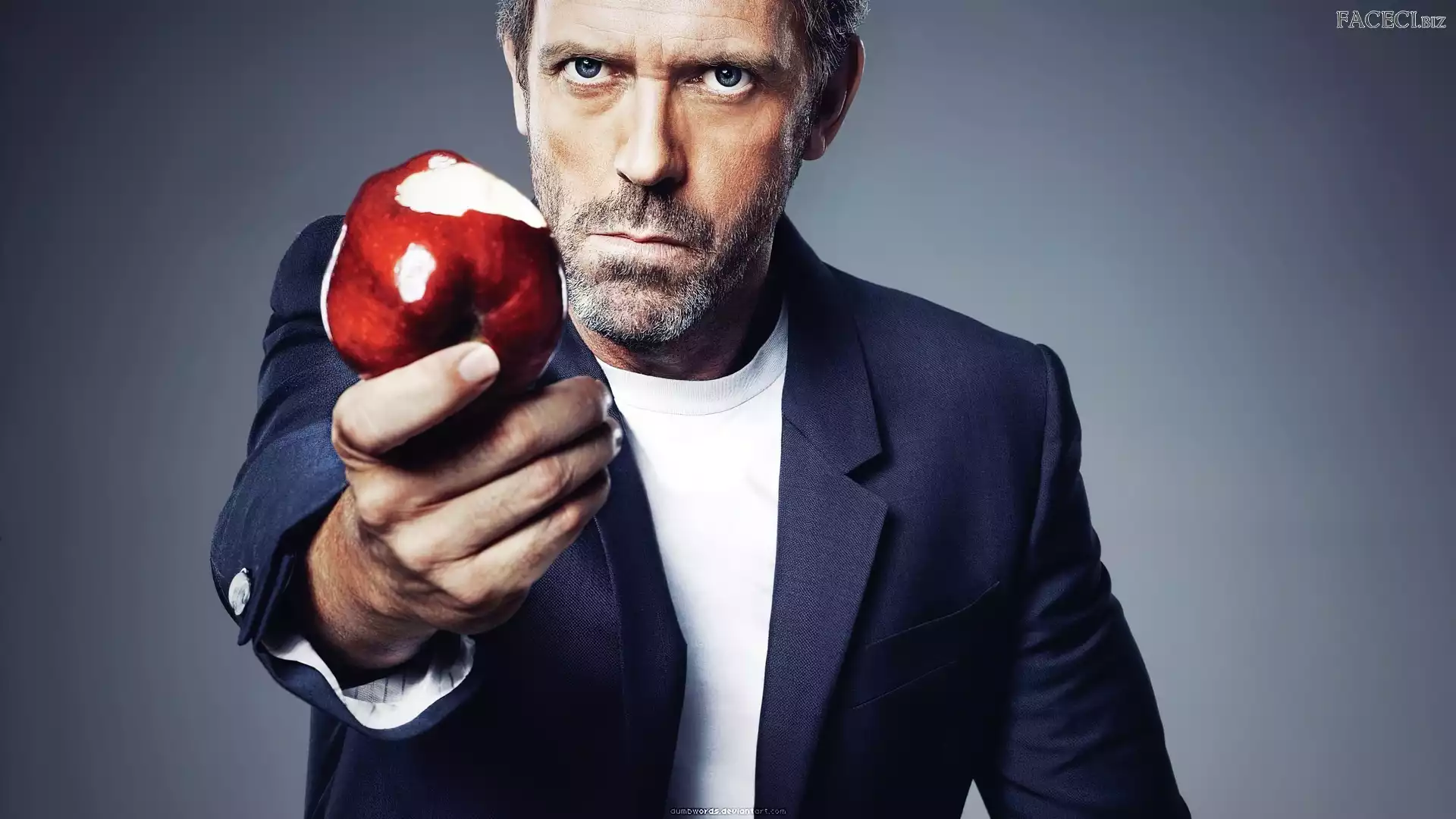 Hugh Laurie, Jabłko